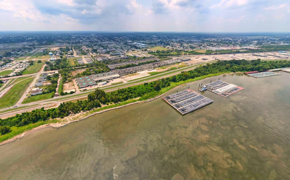 6025 River Road, Marrero, LA 70072 Batture Land on Mississippi River