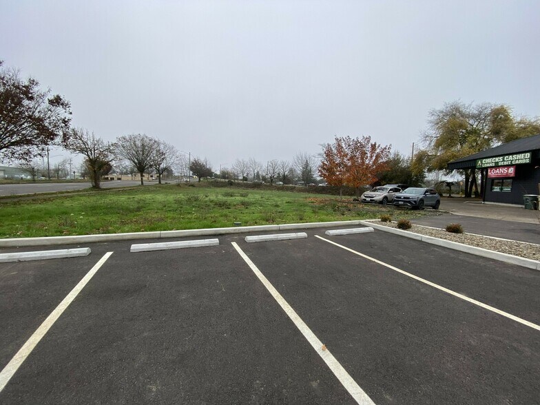 739 SE 9th Ave, Albany, OR for sale - Building Photo - Image 2 of 3