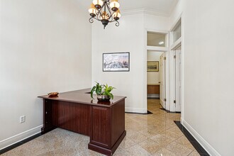 1042-1046 Annunciation St, New Orleans, LA for lease Building Photo- Image 2 of 9