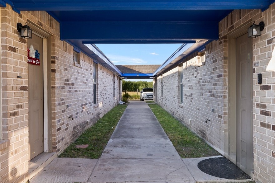 3115 E Diamondhead Ave, Alton, TX for sale - Building Photo - Image 3 of 12