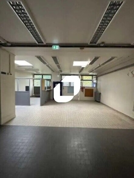 Flex in Marly-le-Roi for sale - Building Photo - Image 3 of 11