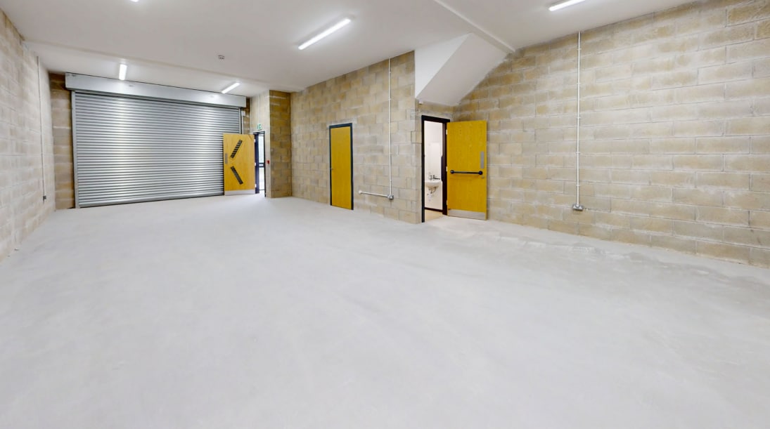 18 Towchester Dr, Castleford for lease Interior Photo- Image 1 of 3