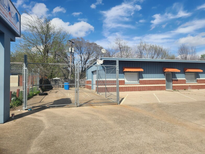 1600 N California Pky, Fort Worth, TX for lease - Building Photo - Image 2 of 6