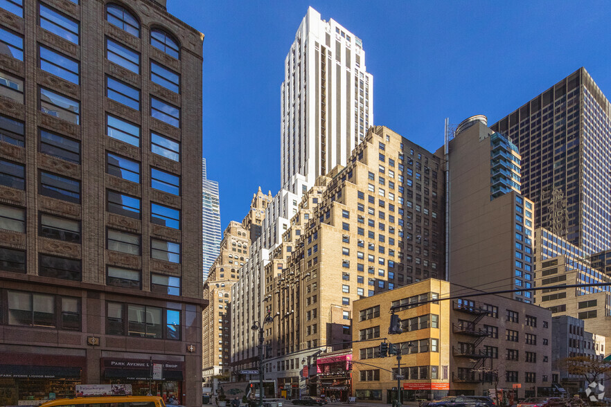 275 Madison Ave, New York, NY for lease - Building Photo - Image 1 of 4