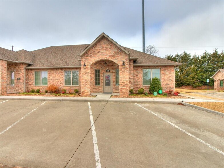 2510 E Independence St, Shawnee, OK for sale - Building Photo - Image 1 of 1