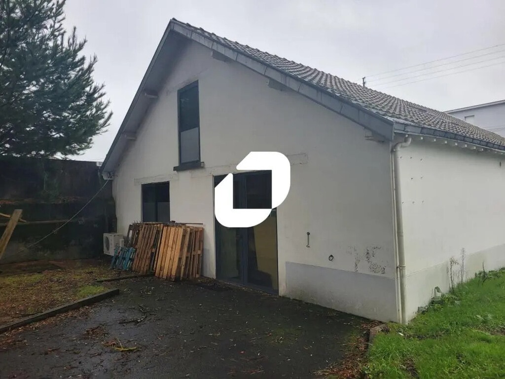 Location Bureaux 76 m² - Photo 1