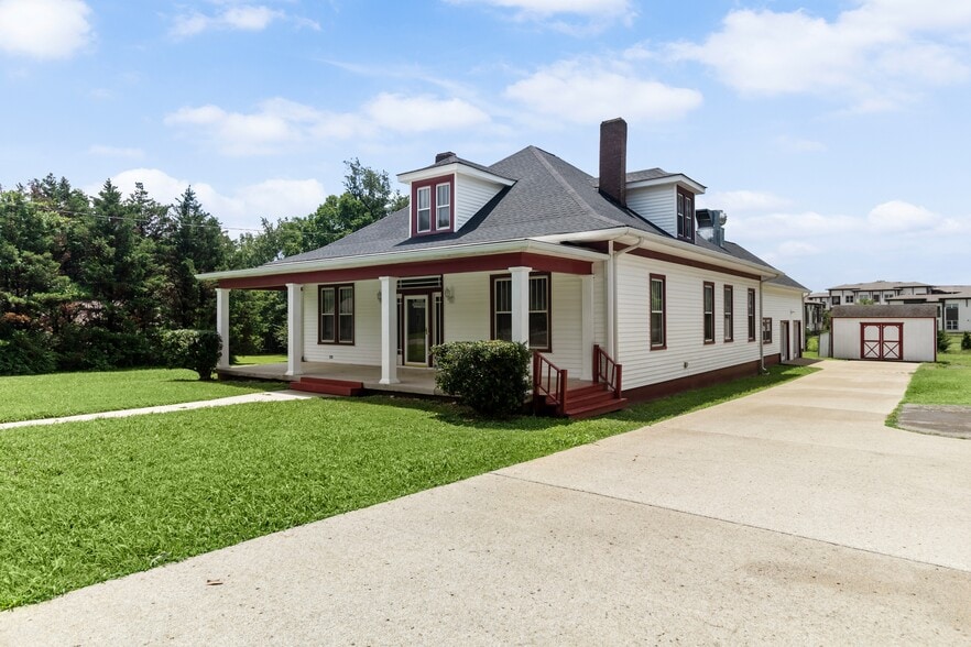 300 Maple St, Smyrna, TN for sale - Building Photo - Image 3 of 28