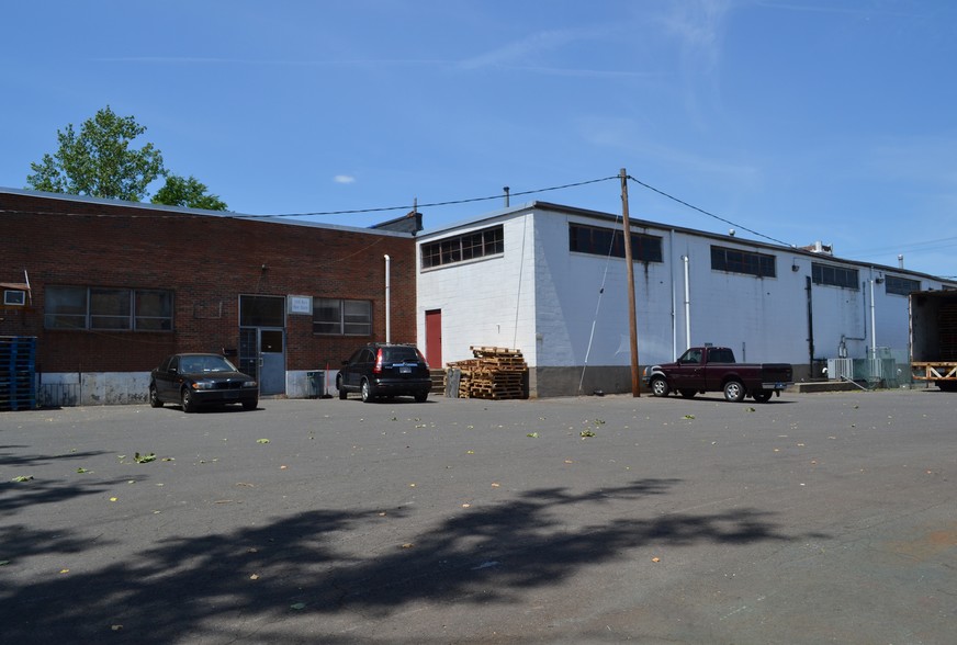 3466 Main St, Hartford, CT for lease - Primary Photo - Image 1 of 10