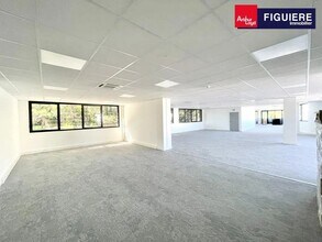 Office in Aix-en-Provence for lease Interior Photo- Image 2 of 13