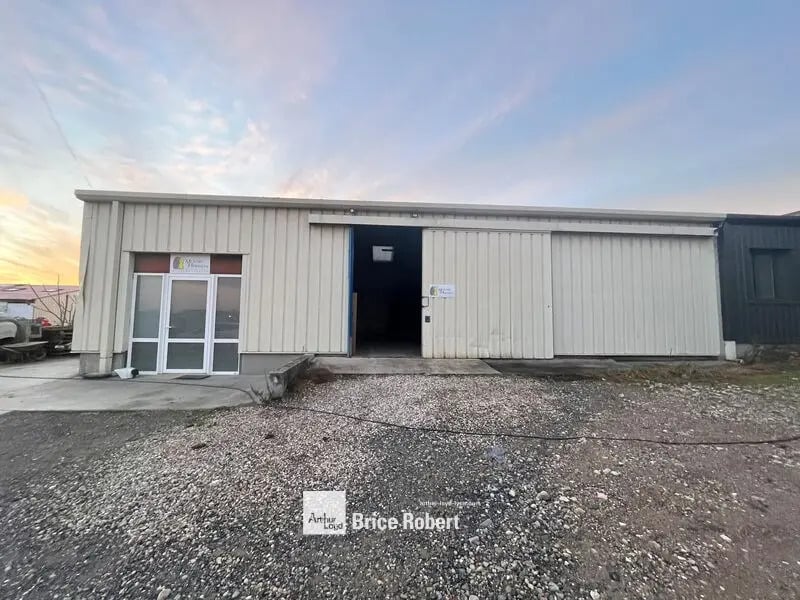 Flex in Sainte-Consorce for lease Building Photo- Image 1 of 6