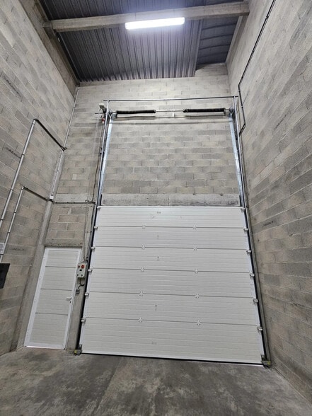 Flex in Le Plessis-Trévise for lease - Building Photo - Image 2 of 7