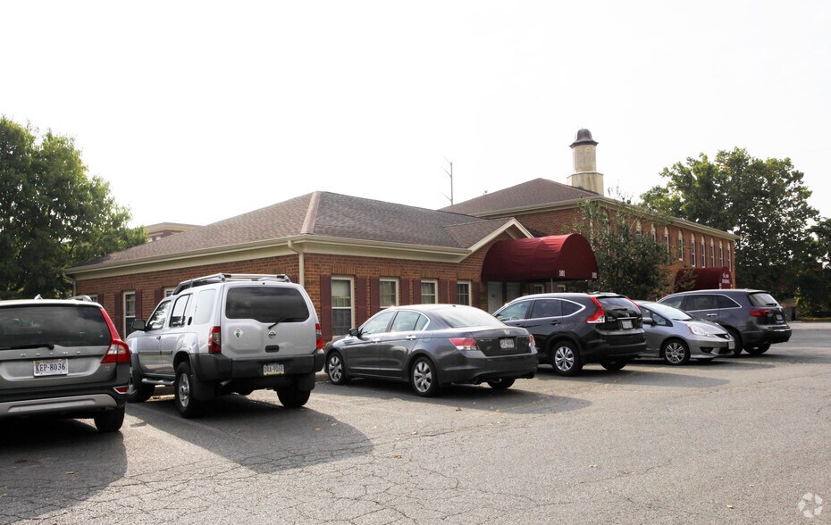 9315 Center St, Manassas, VA for sale - Building Photo - Image 1 of 1