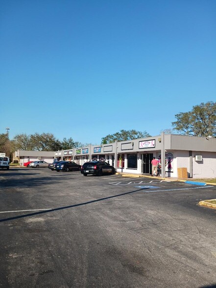 808 49th St S, Saint Petersburg, FL for lease - Building Photo - Image 1 of 8