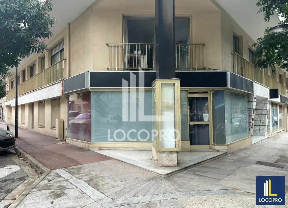 Retail in Antibes for sale Building Photo- Image 1 of 8