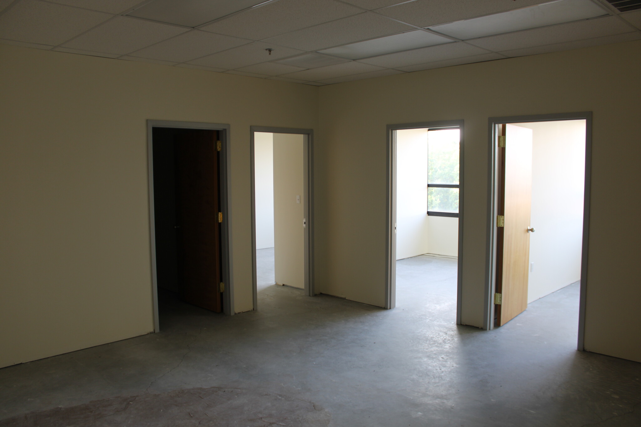 25 Smith St, Nanuet, NY for lease Interior Photo- Image 1 of 26