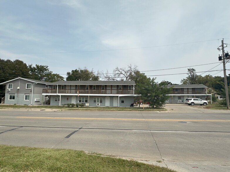 2117 Indianola Ave, Des Moines, IA for sale - Building Photo - Image 1 of 18