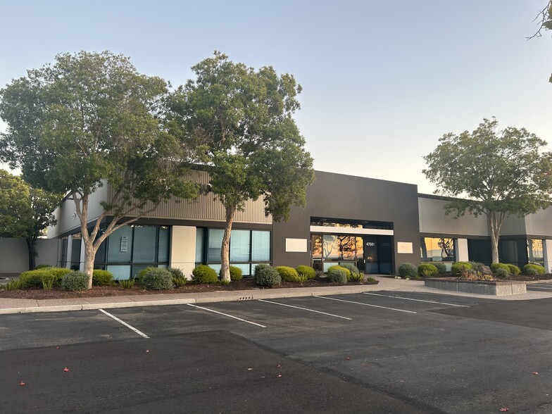 47221-47233 Fremont Blvd, Fremont, CA for lease - Building Photo - Image 2 of 3