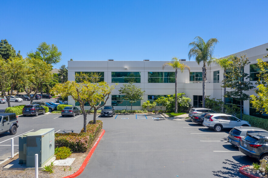 891 Kuhn Dr, Chula Vista, CA for lease - Building Photo - Image 2 of 9