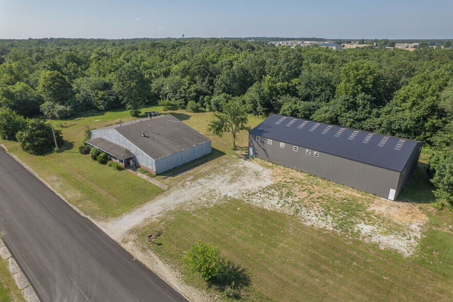 841 Frances Ave, Neosho, MO for sale - Building Photo - Image 1 of 39