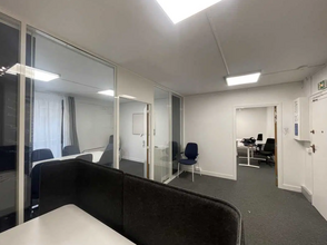 Office in Paris for lease Interior Photo- Image 2 of 7