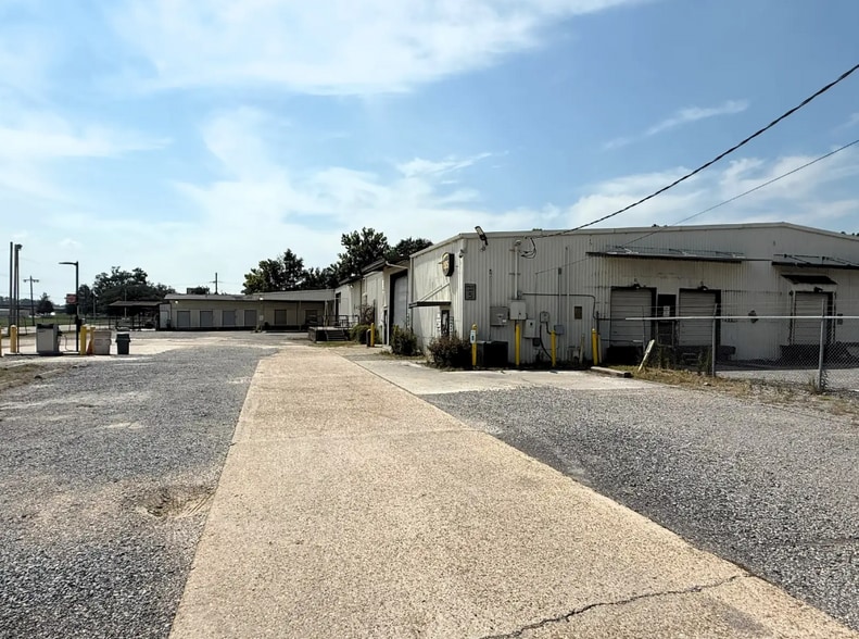 3080 Rosenwald Rd, Baton Rouge, LA for lease - Primary Photo - Image 1 of 18