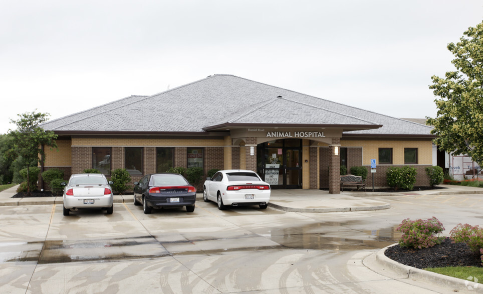 1580 Carlemont Dr, Crystal Lake, IL for lease - Primary Photo - Image 1 of 2