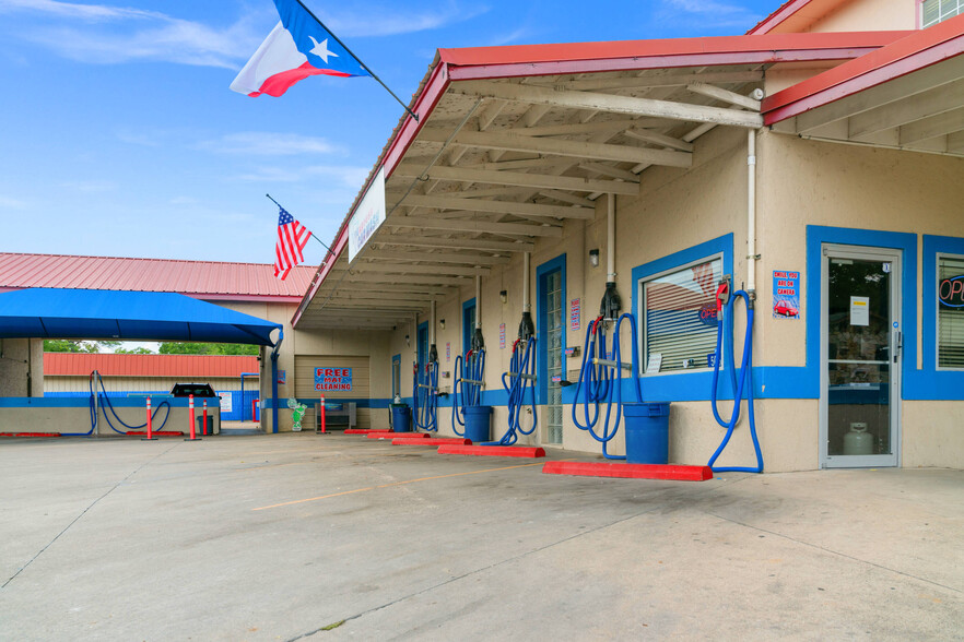 506 Junction Hwy, Kerrville, TX for sale - Building Photo - Image 1 of 9