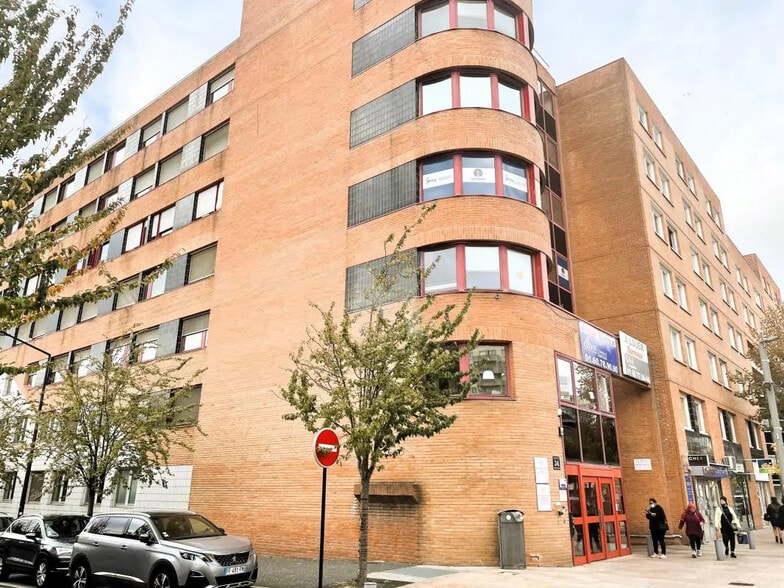 Office in Évry-Courcouronnes for lease - Building Photo - Image 2 of 7