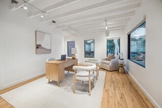 2412 Bartlett St, Houston, TX for lease Interior Photo- Image 2 of 8