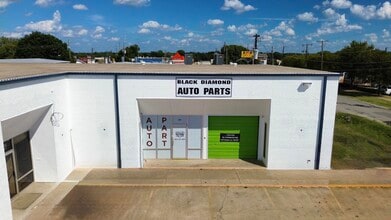 1105 Colorado Ln, Arlington, TX for lease Building Photo- Image 1 of 9