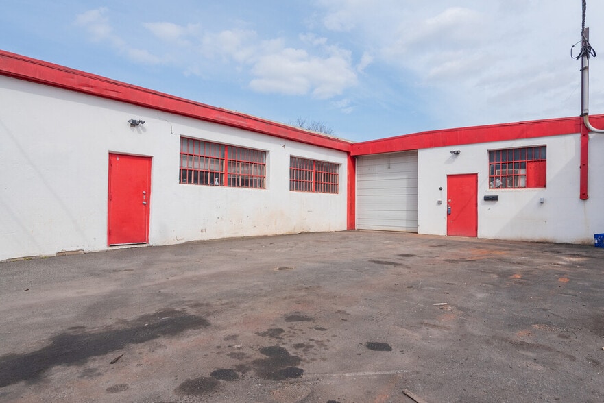 238 West St, South Hackensack, NJ for lease - Building Photo - Image 2 of 8