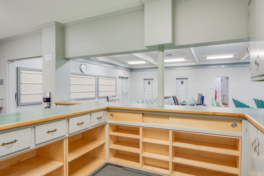 615 5th St W, Sonoma, CA for lease - Building Photo - Image 3 of 7