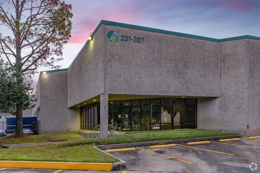 331-335 Garden Oaks Blvd, Houston, TX for sale - Building Photo - Image 1 of 1