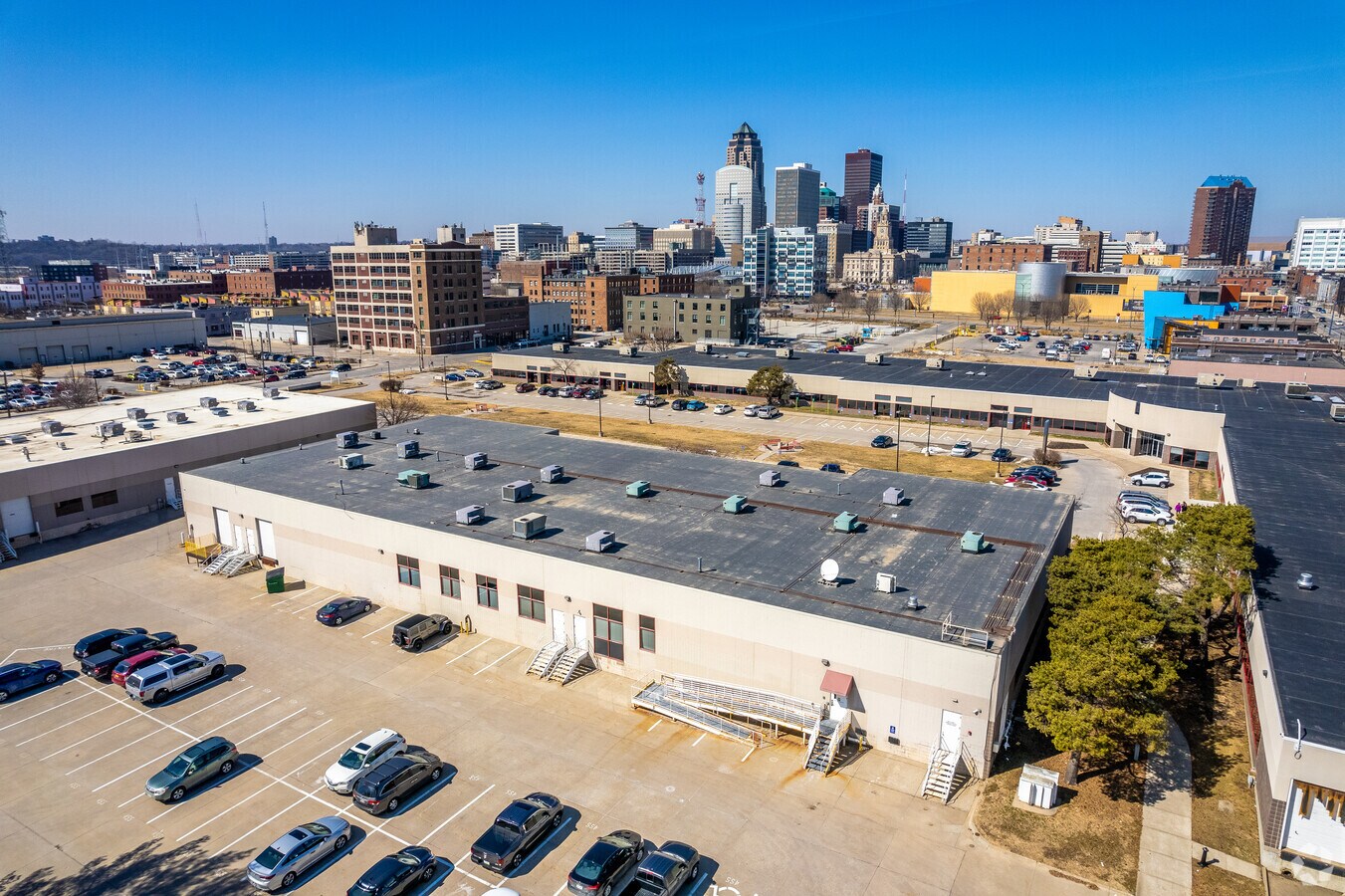 455 SW 5th St, Des Moines, IA 50309