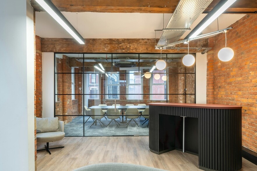 77-88 High St, Manchester for lease - Interior Photo - Image 3 of 10