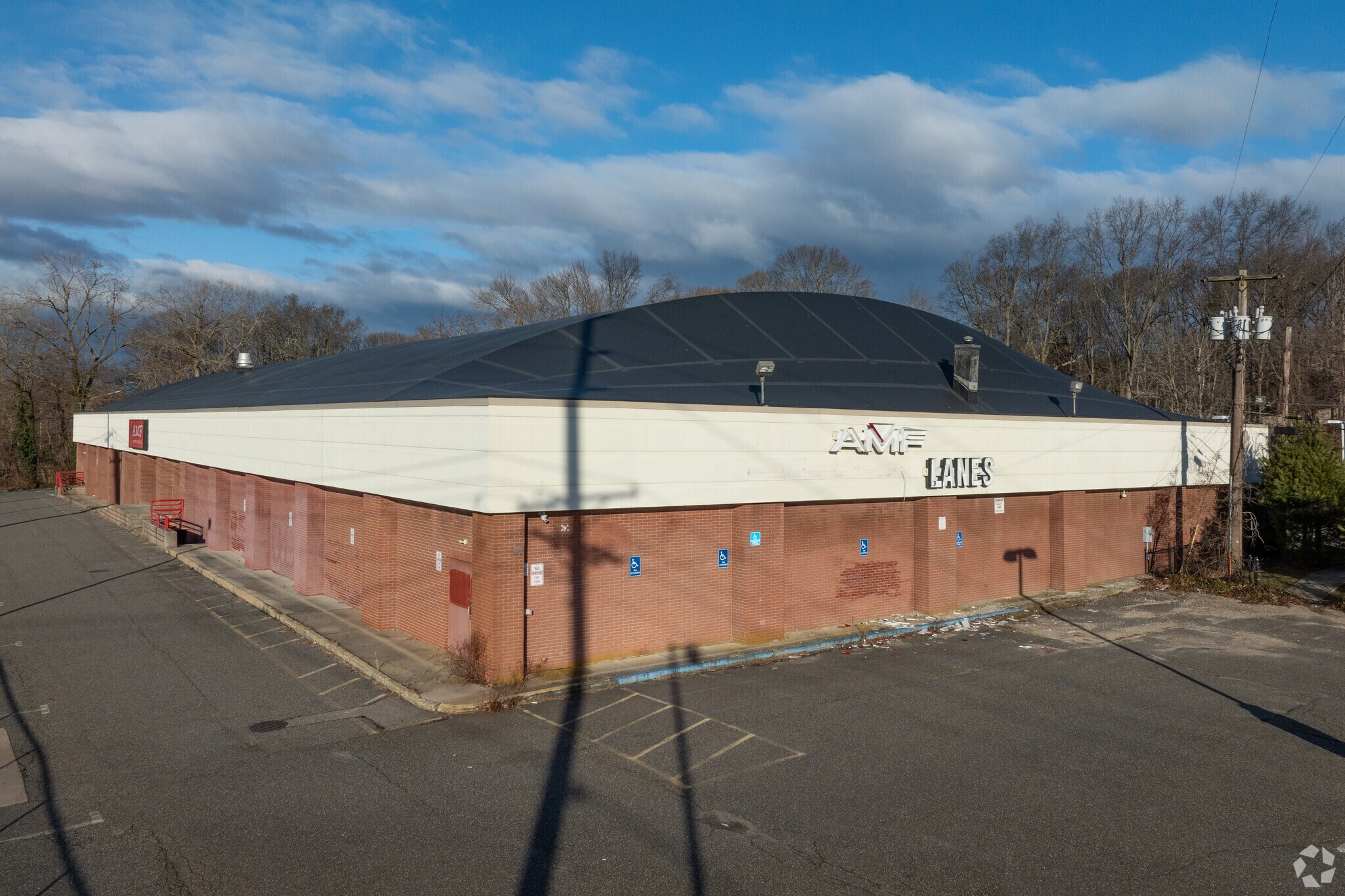 200 Landing Ave, Smithtown, NY for lease Primary Photo- Image 1 of 6