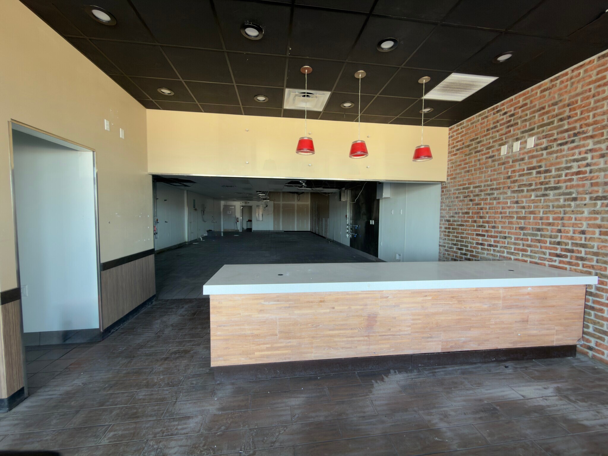 301-327 S Brazosport Blvd, Freeport, TX for lease Interior Photo- Image 1 of 1