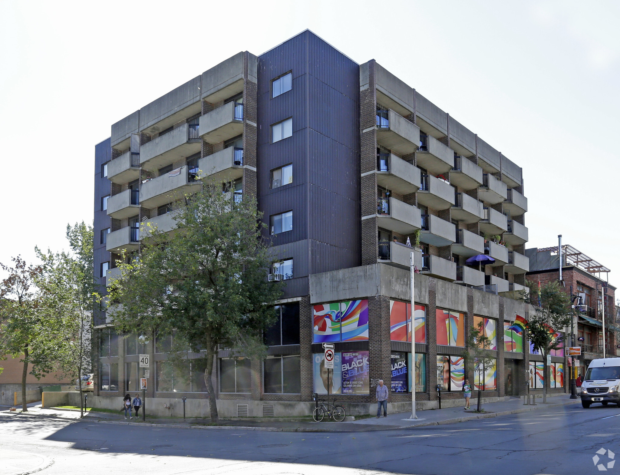 1380-1390 Rue Sainte-Catherine E, Montréal, QC for sale Primary Photo- Image 1 of 3