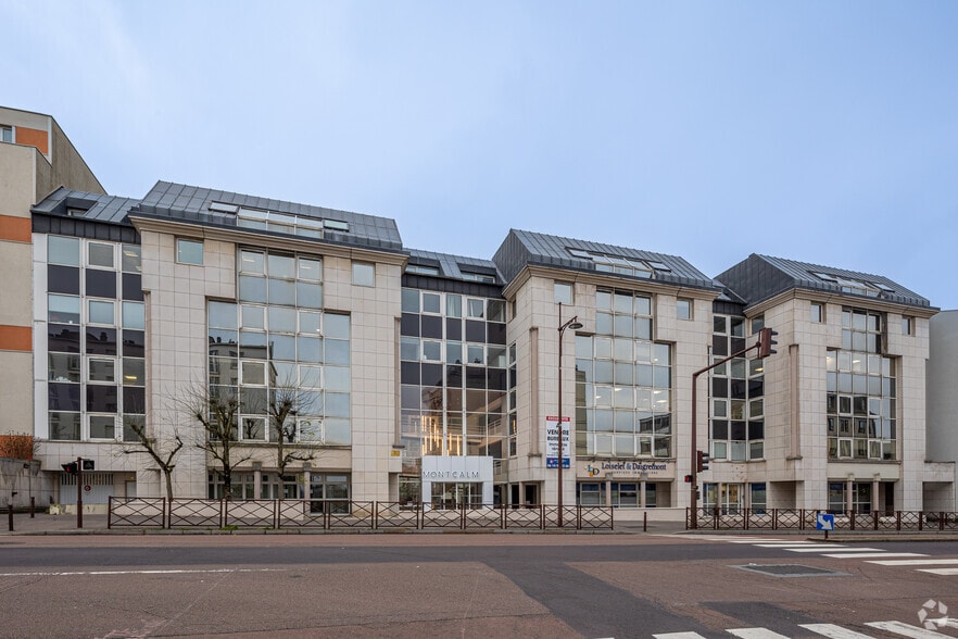 Office in Versailles for sale - Primary Photo - Image 1 of 2