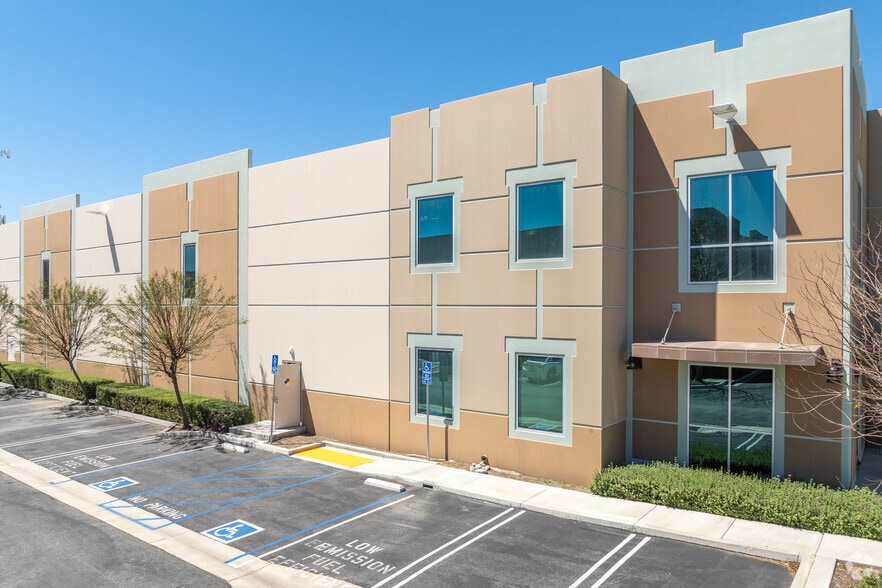 1645 W Park Ave, Redlands, CA for lease - Building Photo - Image 3 of 8