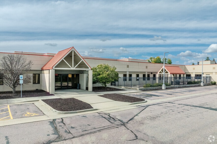 3901 W 53rd St, Sioux Falls, SD for sale - Primary Photo - Image 1 of 1