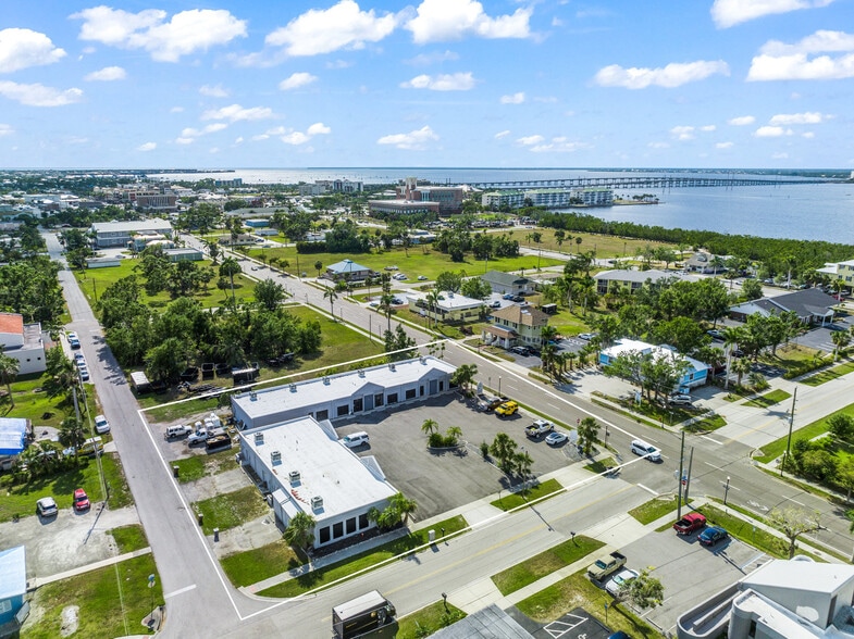 525 E Olympia Ave, Punta Gorda, FL for sale - Aerial - Image 3 of 34