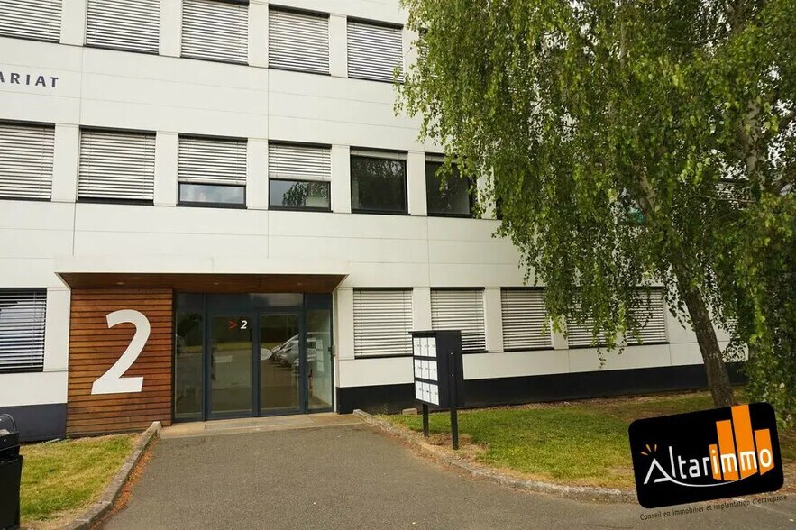 Office in Chartres for lease - Building Photo - Image 1 of 8