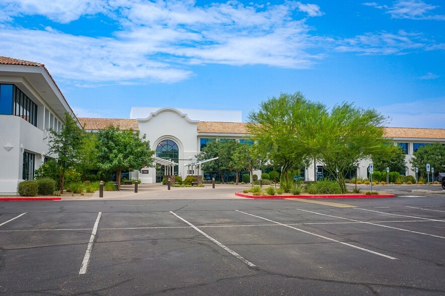 11333 N Scottsdale Rd, Scottsdale, AZ for lease - Building Photo - Image 1 of 9