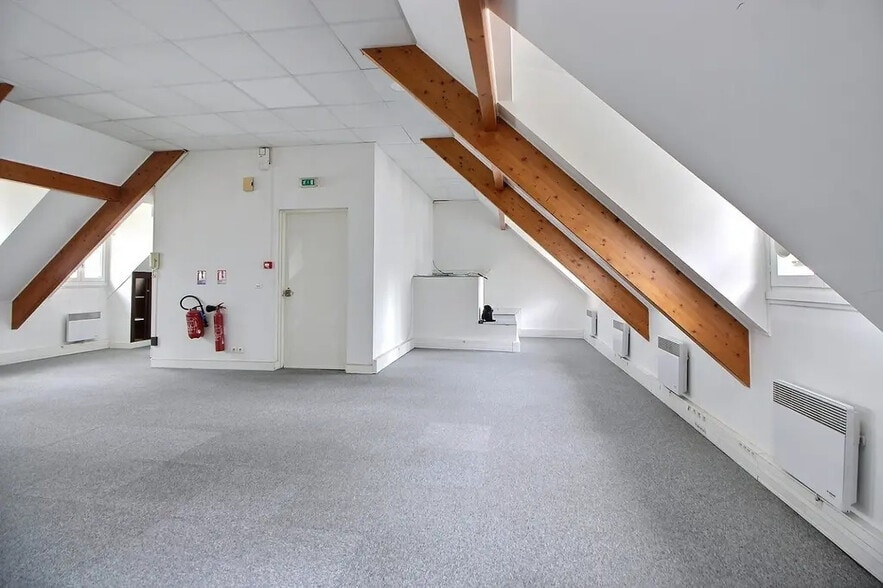 5 Rue De Hanovre, Paris for lease - Building Photo - Image 3 of 6