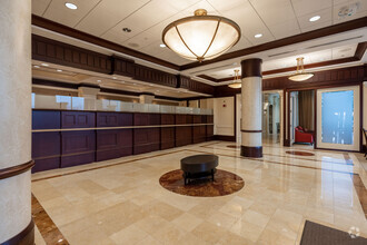 18W200 W 22nd St, Oakbrook Terrace, IL for lease Interior Photo- Image 2 of 9