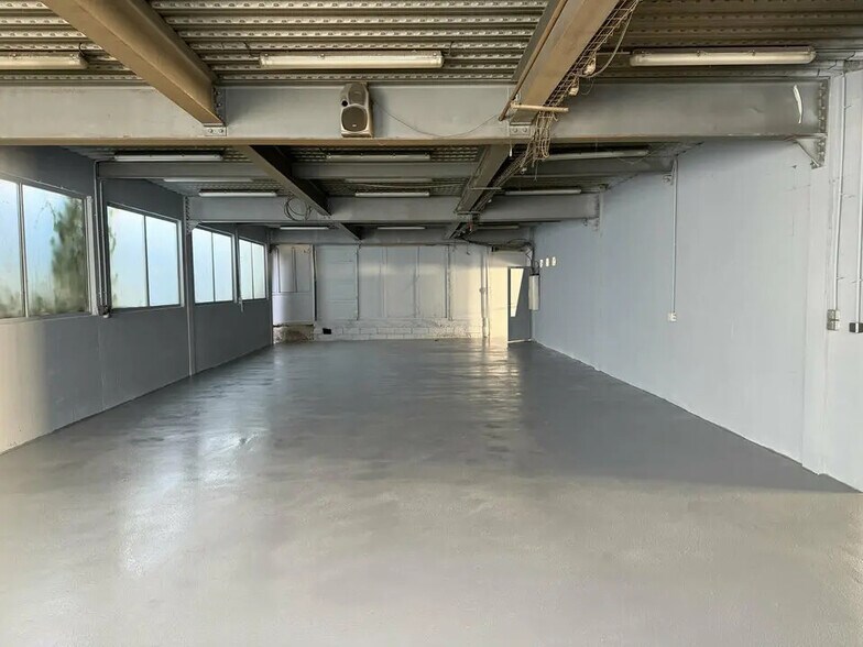 Flex in Juilly for sale - Interior Photo - Image 3 of 7