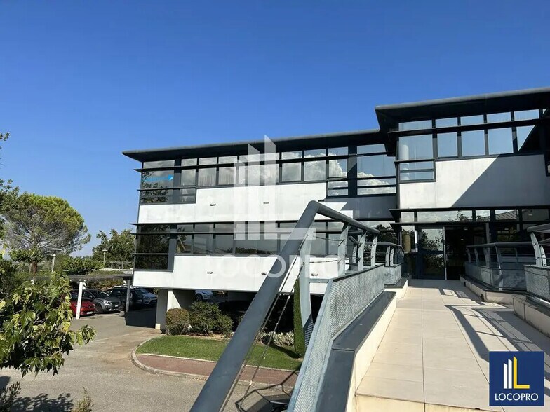 Office in Biot for lease - Building Photo - Image 2 of 7