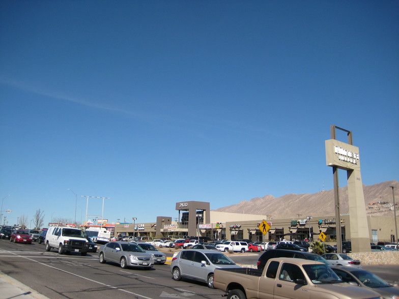 2900 N Mesa St, El Paso, TX for lease - Building Photo - Image 3 of 9