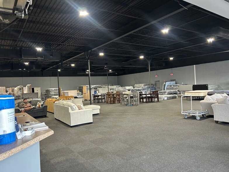 2586-2646 Onslow Dr, Jacksonville, NC for lease - Building Photo - Image 1 of 10